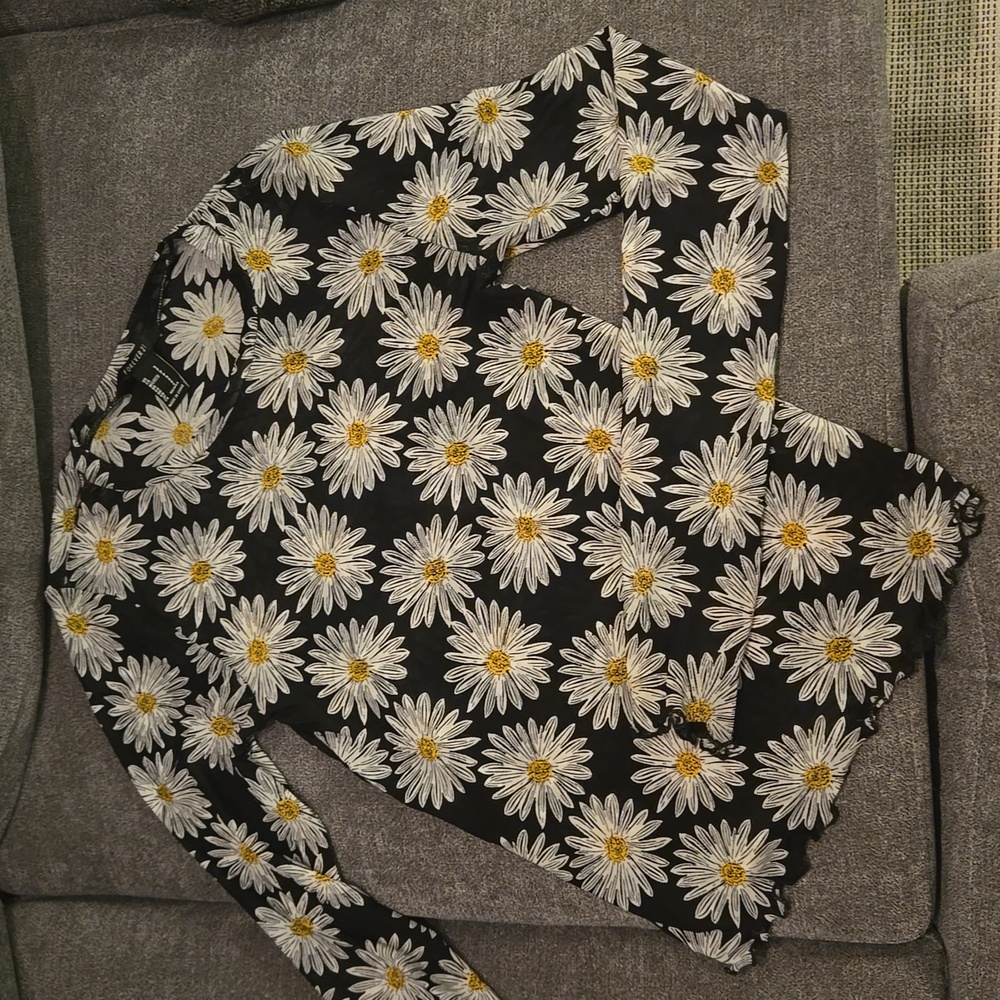 Forever 21 mesh daisy shirt